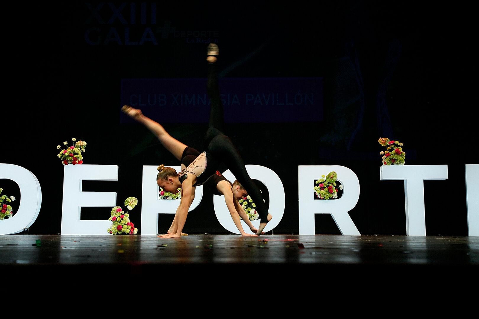 Las gimnastas del Club Ximnasia Burgas ofrecieron una exhibición de sus técnicas.