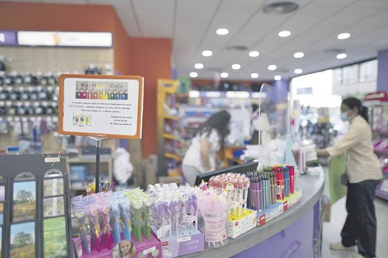 La vuelta al cole está presente en establecimientos de venta de material escolar (MARTIÑO PINAL).