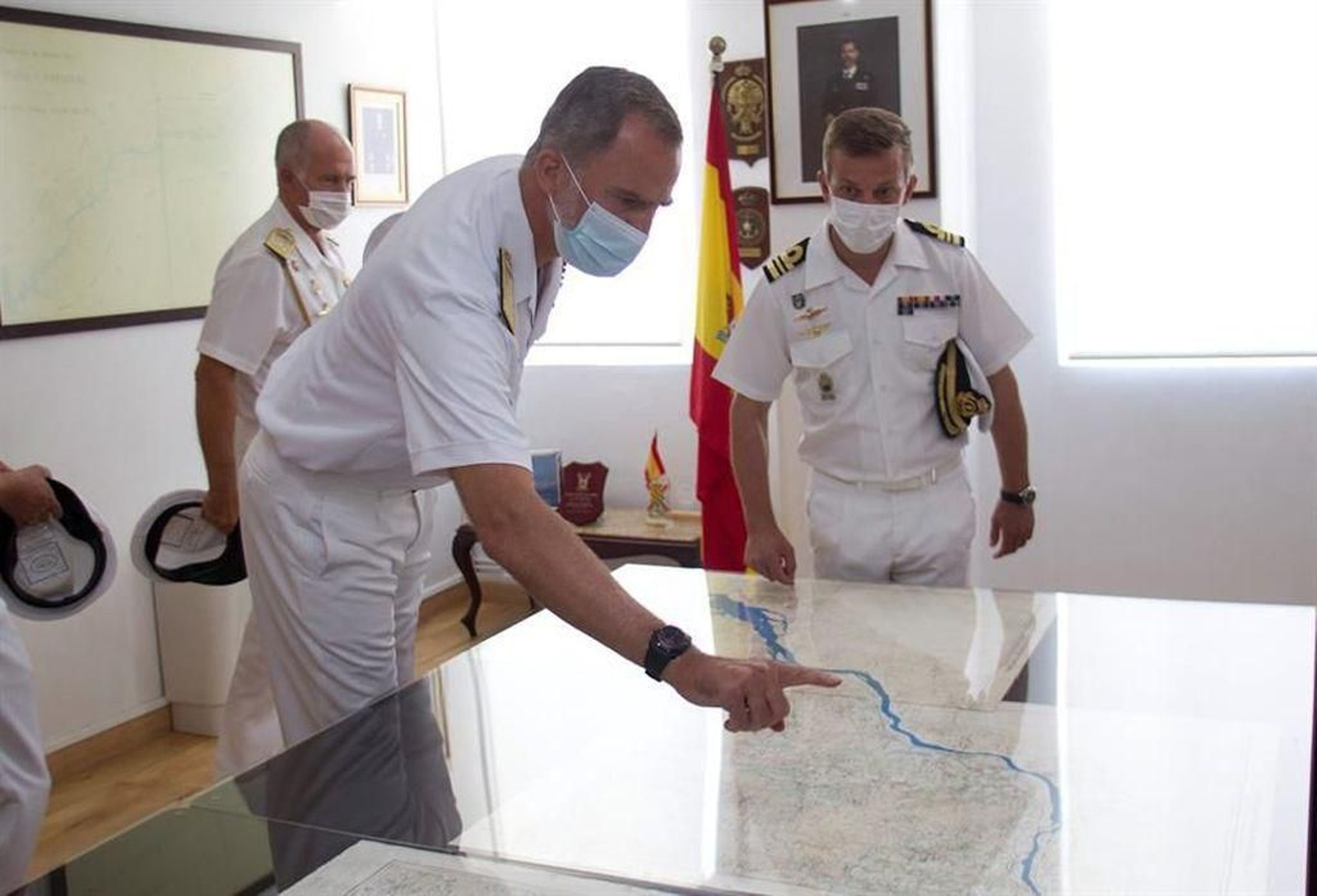 Tui recibe con aplausos al Rey en su visita a Comandancia Naval del Miño // Vicente