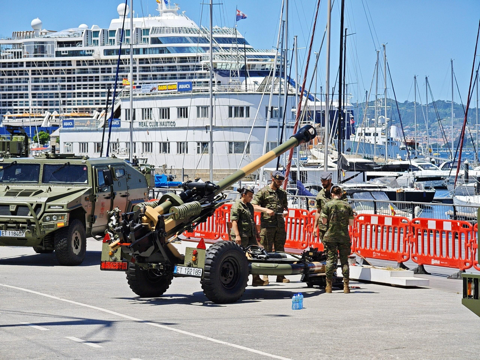 Galería | Las Fuerzas Armadas recogen sus bártulos tras una semana en Vigo