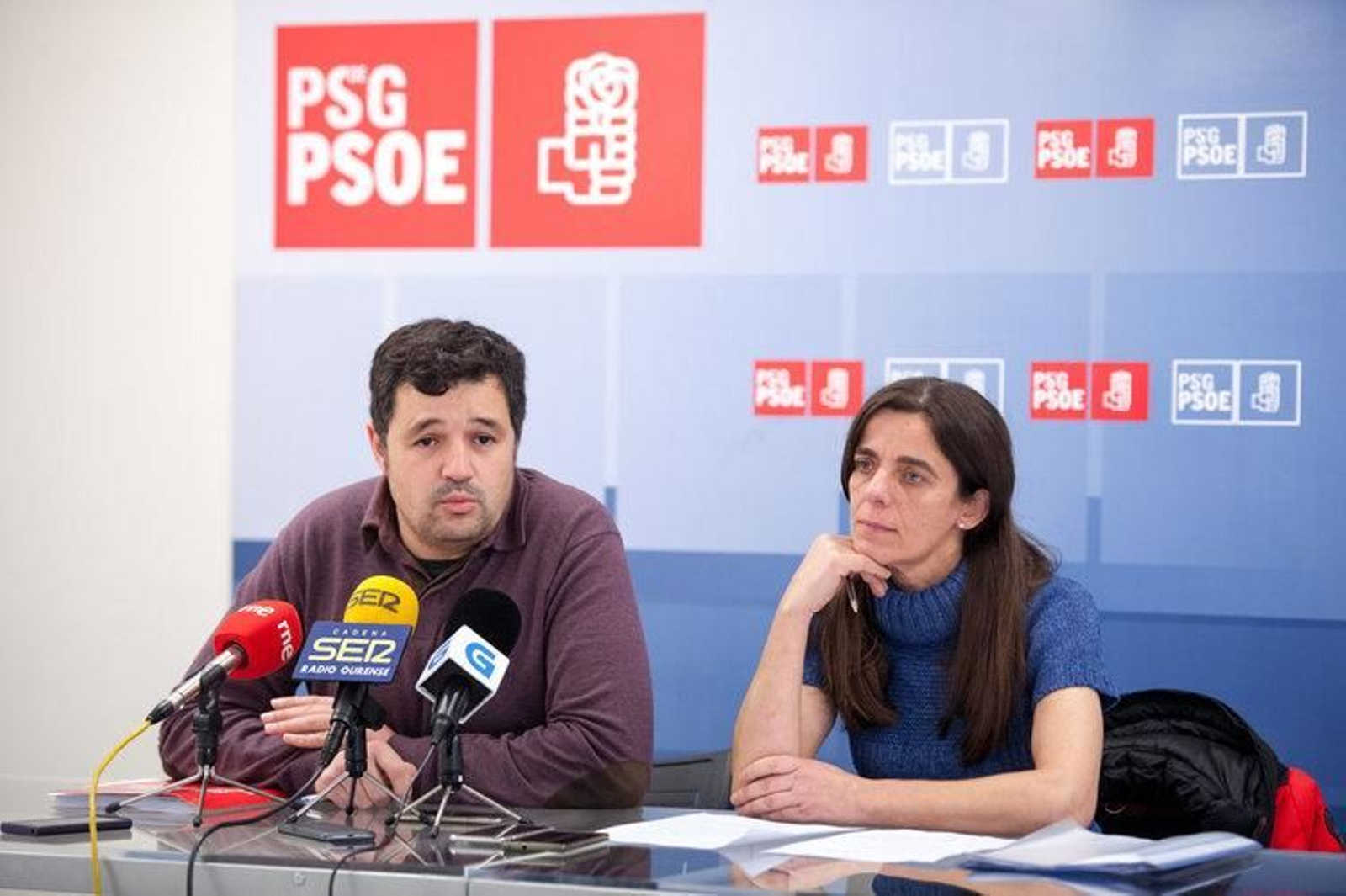 El portavoz del PSOE en la Diputación, Francisco Fraga, y Emilia Blanco, edil socialista en Os Blancos.