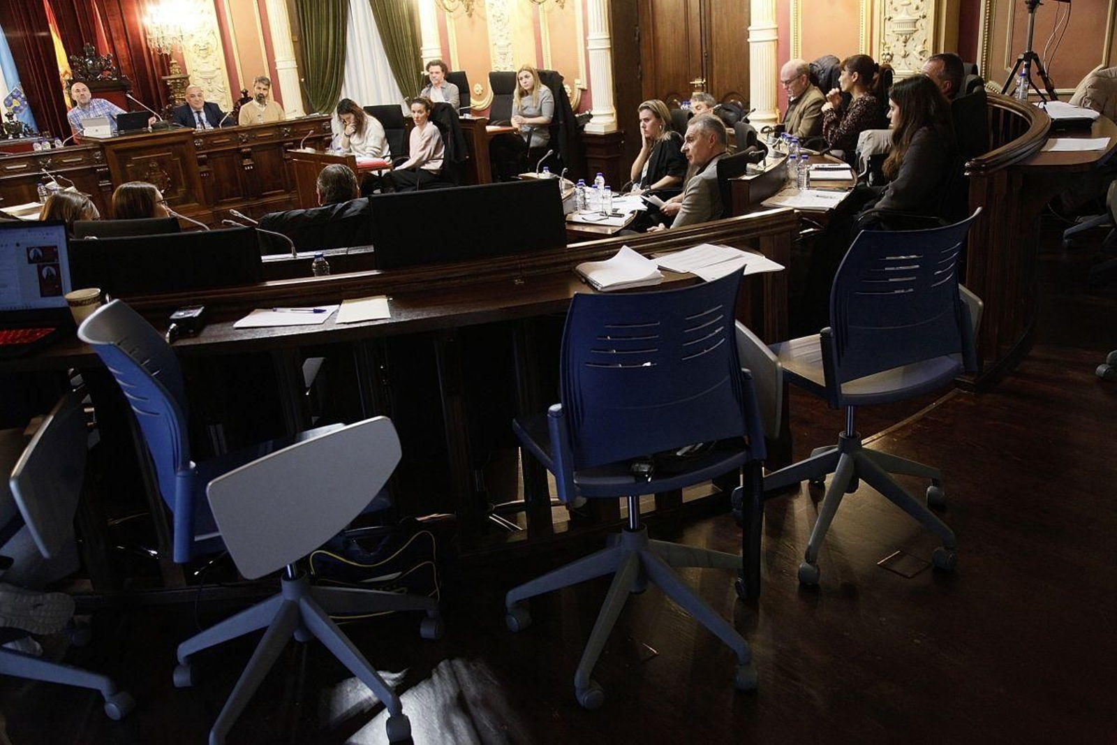 El pleno de ayer, con la tribuna de periodistas vacía.