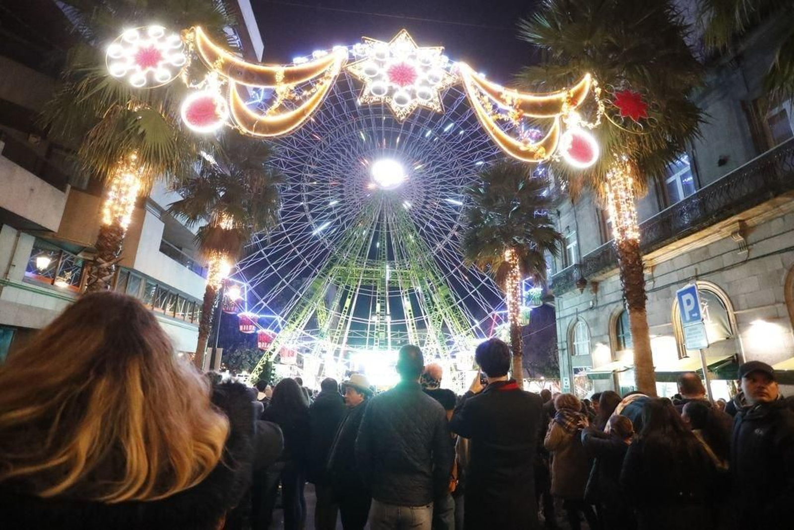 Los turistas invaden Vigo en el Puente136