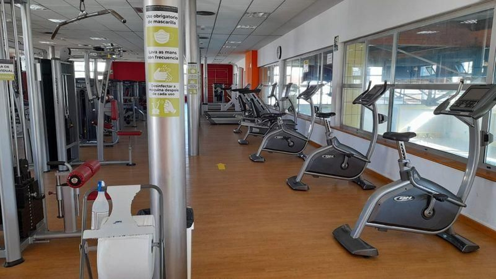 Gimnasio de la piscina climatizada de Verín.