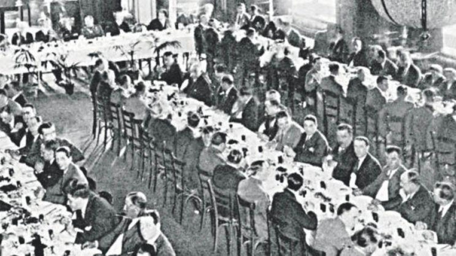 El banquete de inauguración de la sede en septiembre de 1927.