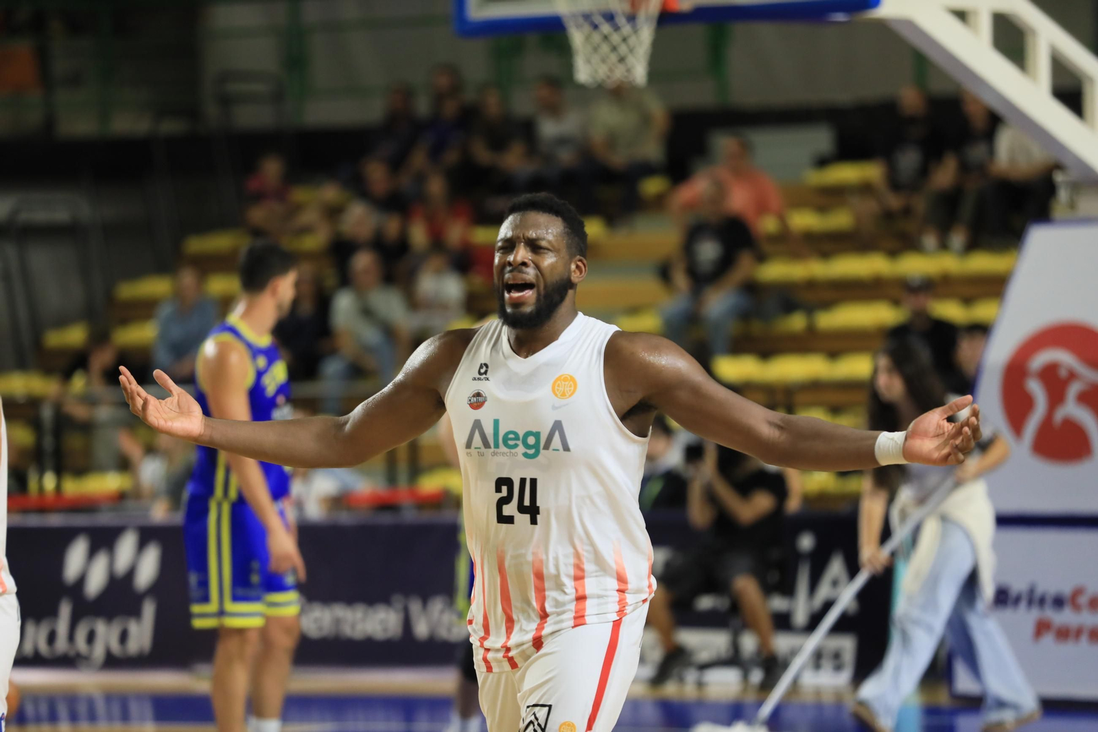 Galería | El Pazo y el COB sufren la primera derrota de la temporada ante el Cantabria
