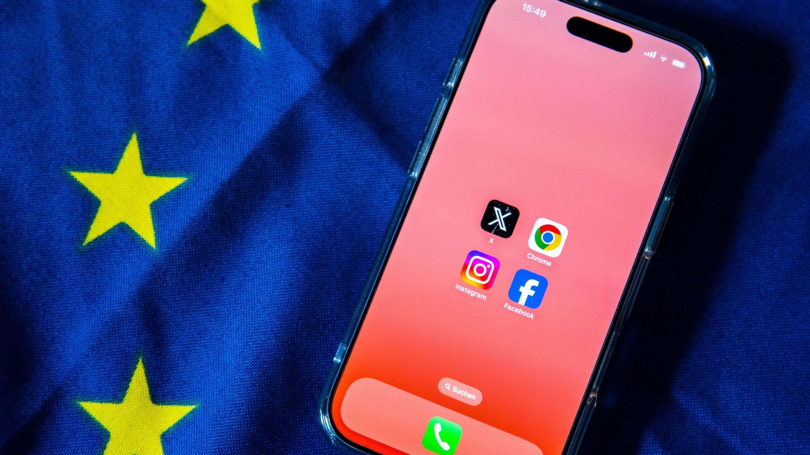 La Comisión Europea defiende la multa de 120 millones de euros impuesta a la red social X, propiedad de Elon Musk.