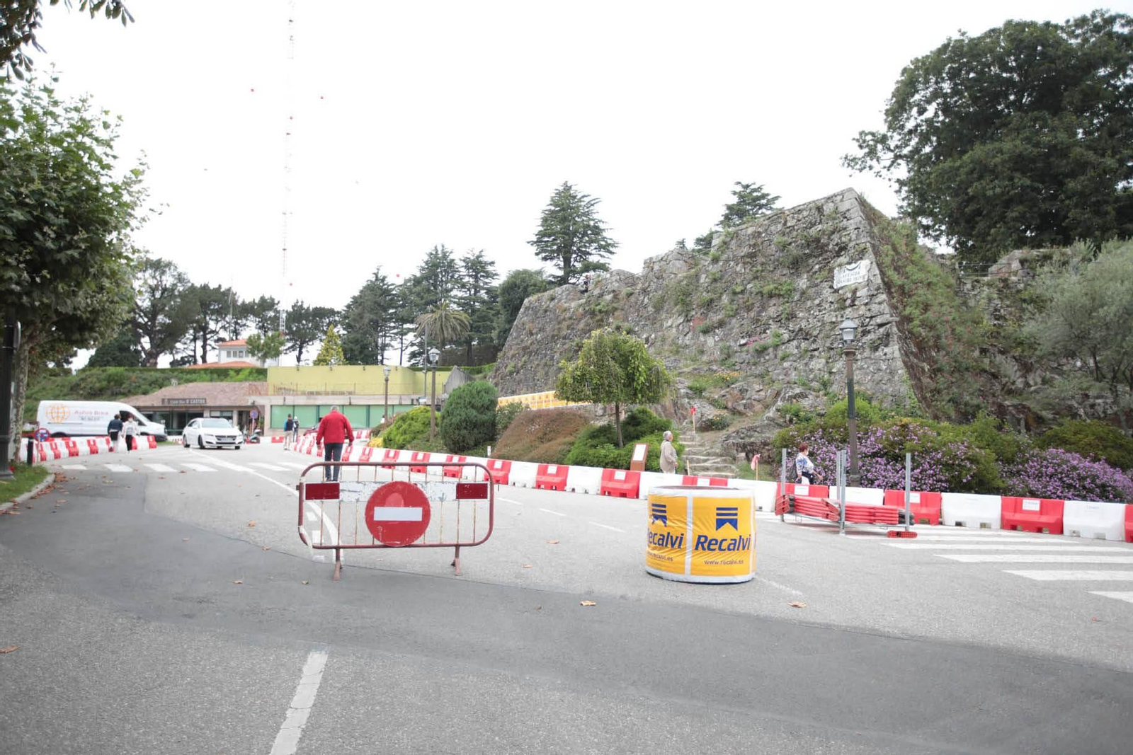 La organización ultimaba ayer los preparativos en el monte de O Castro.

DAVID FERNÁNDEZ