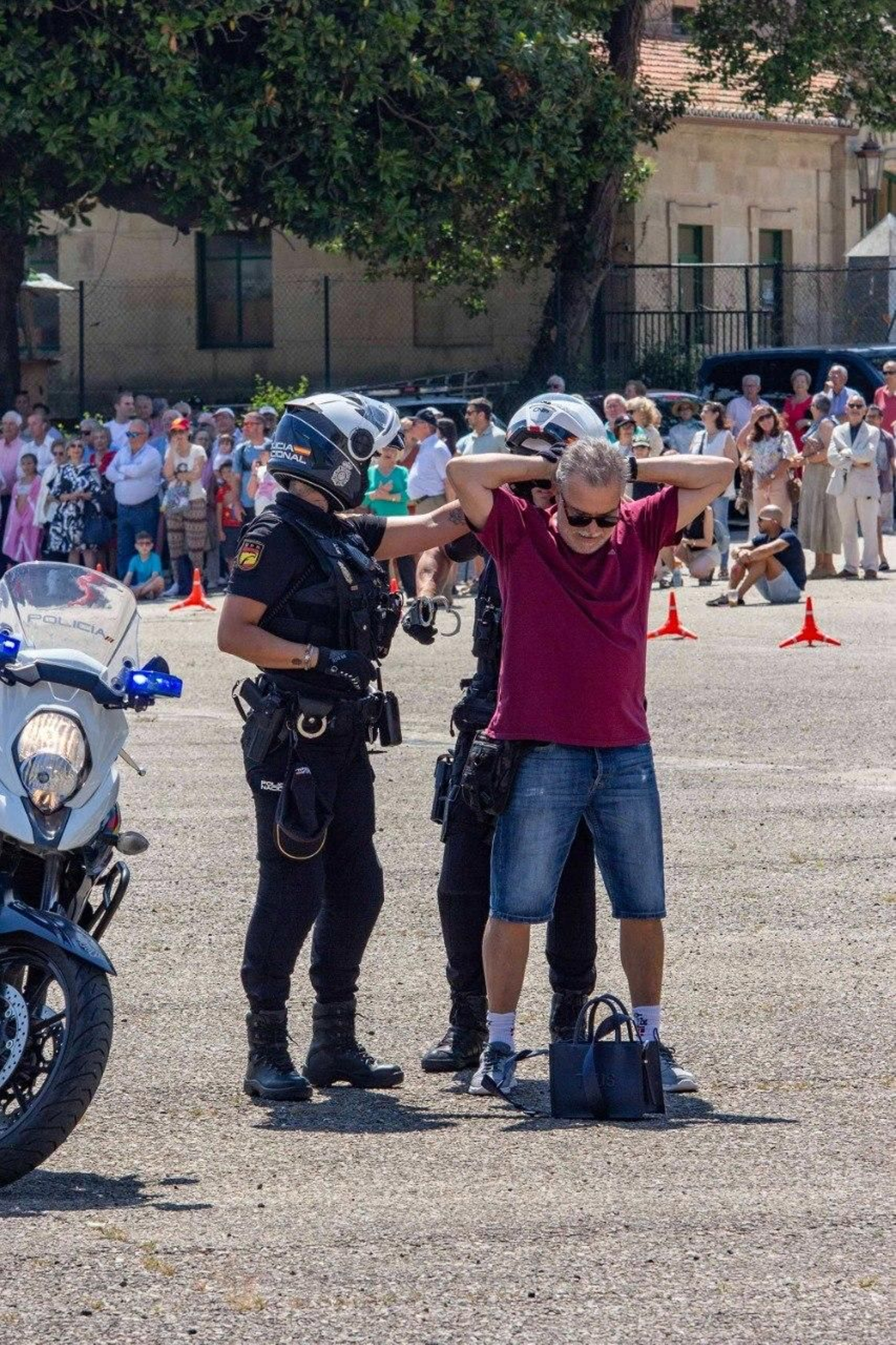 Galería | Exhibición de la Policía Nacional en la ETEA