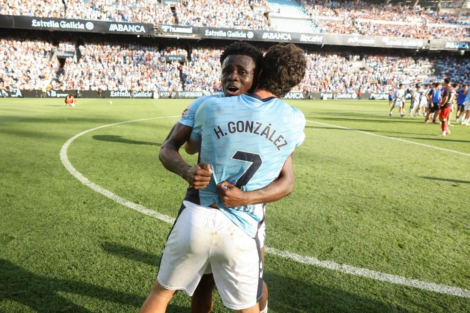 Galería | El Celta Fortuna golea a la Ponferradina y sube a Segunda División