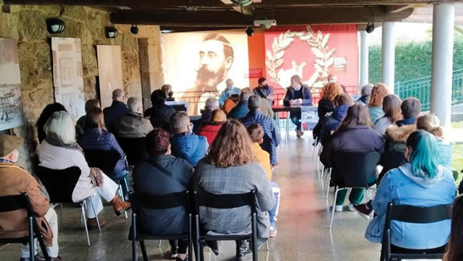Asistentes a la inauguración de “Entre_Vistas” en la Casa dos Poetas de Celanova.