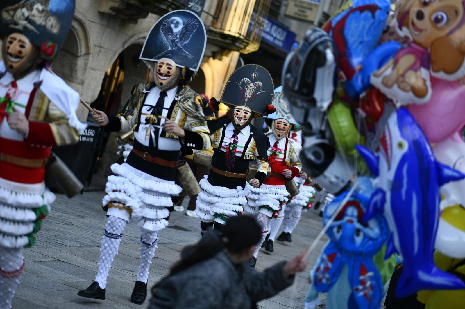 Galería | Verín entrégase á retranca nun sábado con moita música