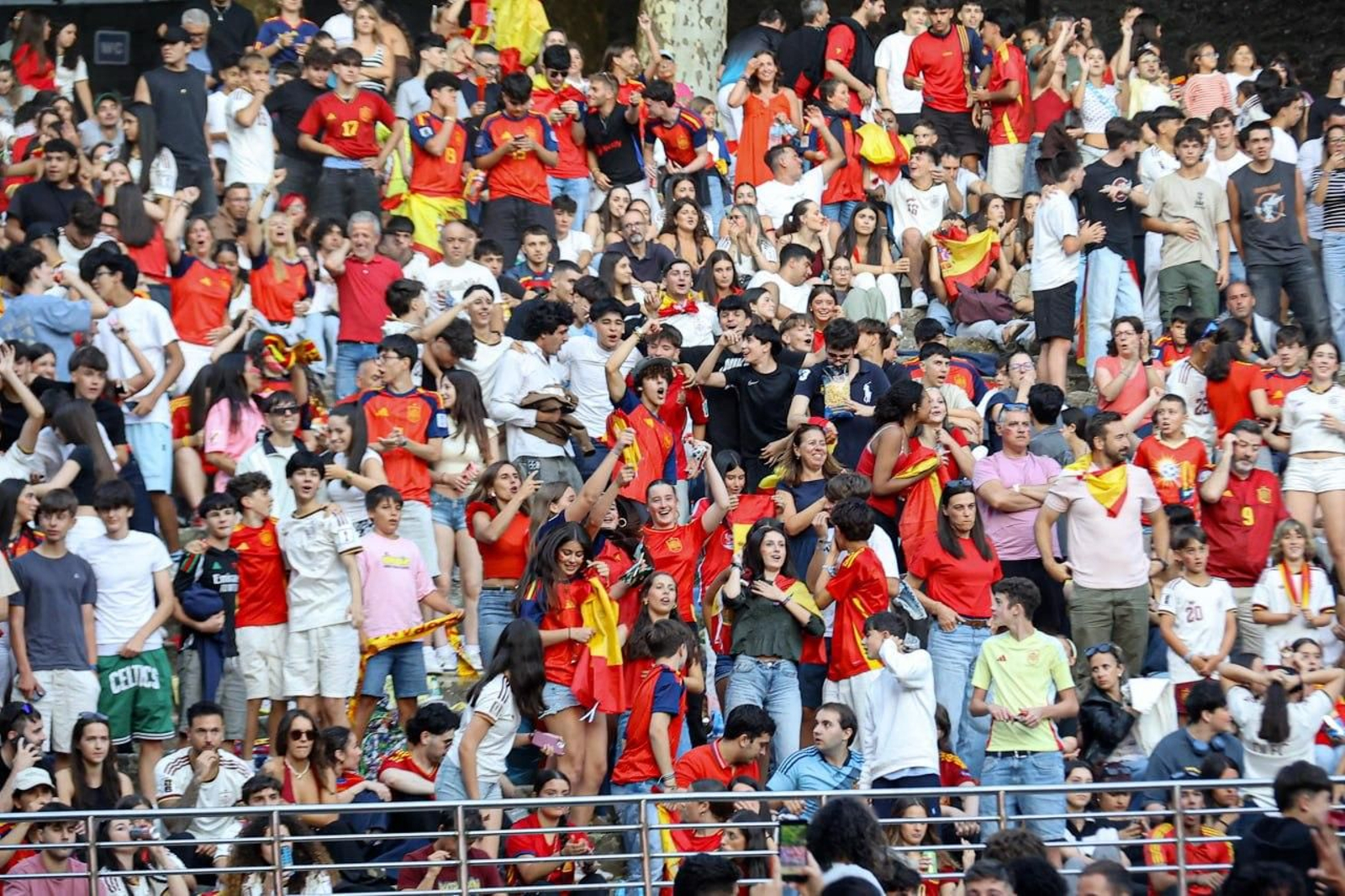 Galería | Castrelos, a reventar para ver a la selección