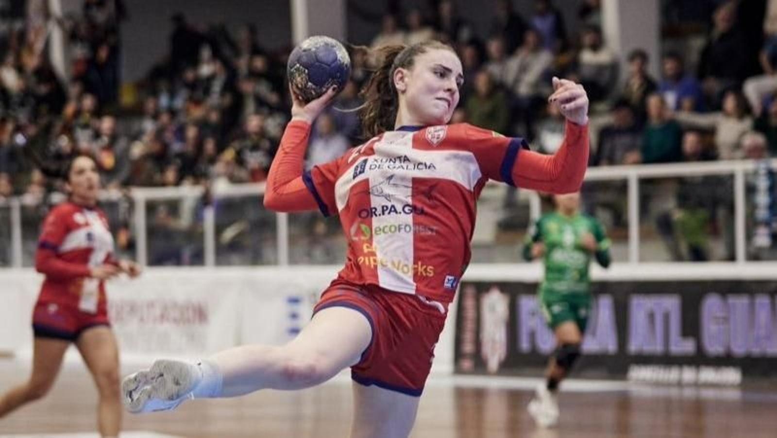 María Sancha continuará una temporada en el Guardés.