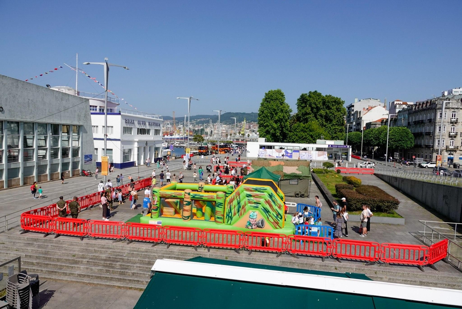 Galería | Comienza la programación del Día de las Fuerzas Armadas en Vigo