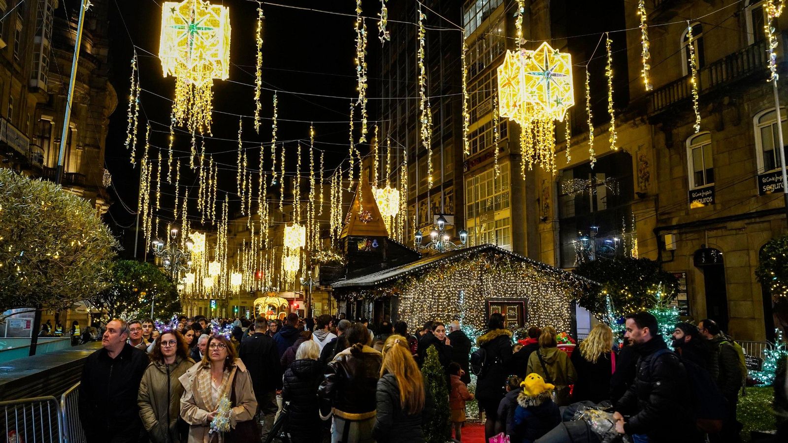 Galería | Vigo se ilumina con las luces de Navidad 2025