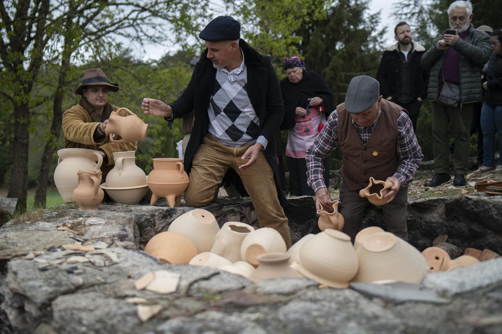 Galería | Niñodaguia reivindica o saber  e legado do oficio cacharreiro