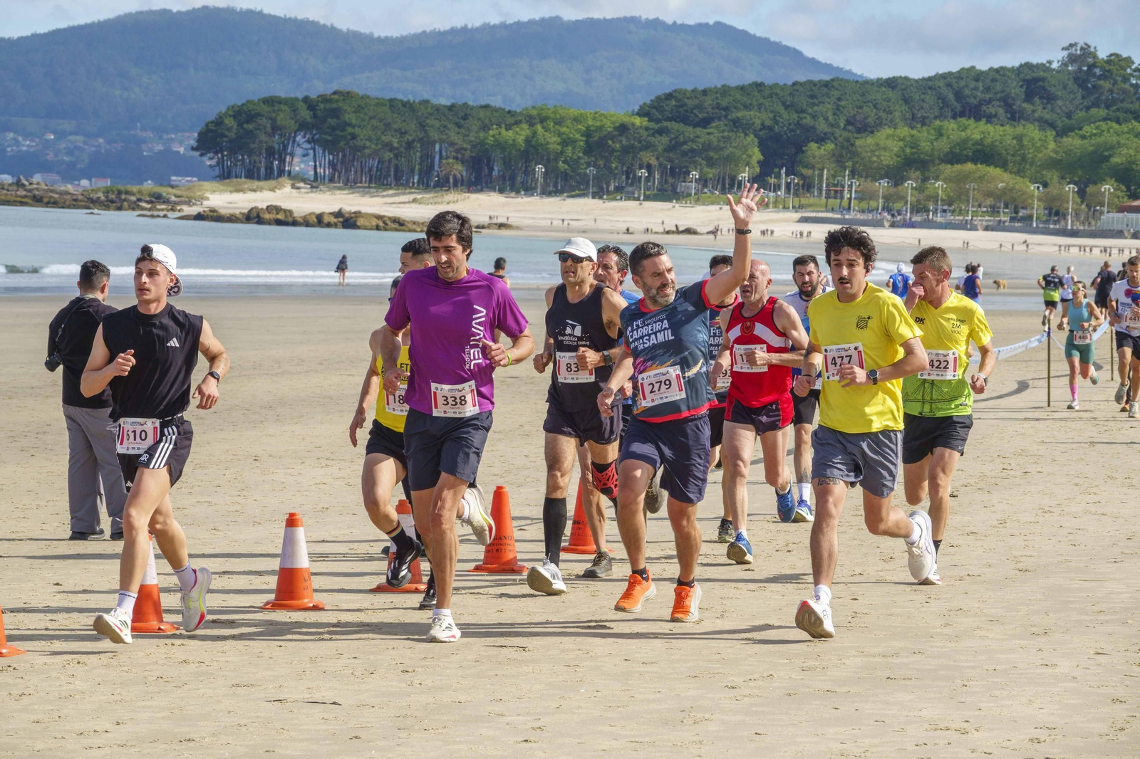 Galería | 1.000 corredores inundan Samil