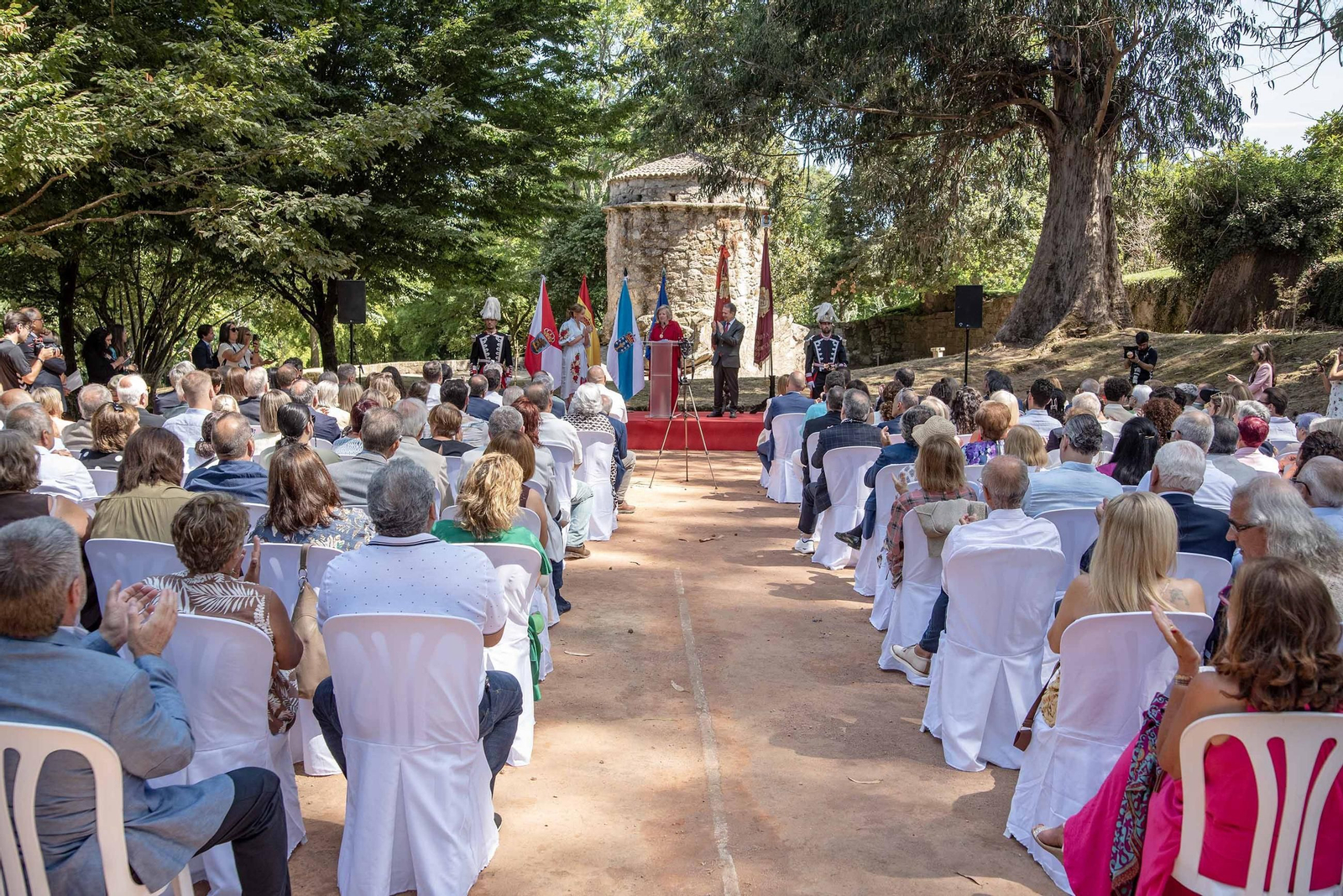 Galería | Vigo vive el pregón y el descendimiento del Cristo da Victoria