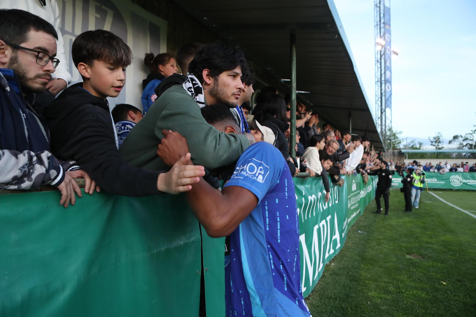 Galería | Empate a uno entre el CD Arenteiro y Ourense CF en el derbi termal