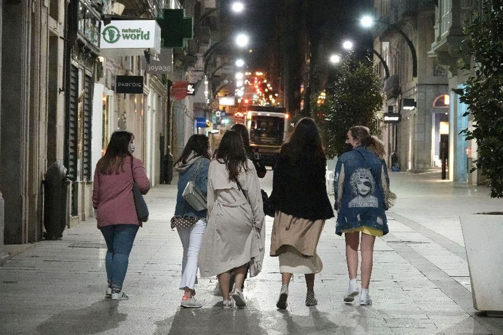 Primera noche sin estado de alarma en Vigo _ Vicente 06