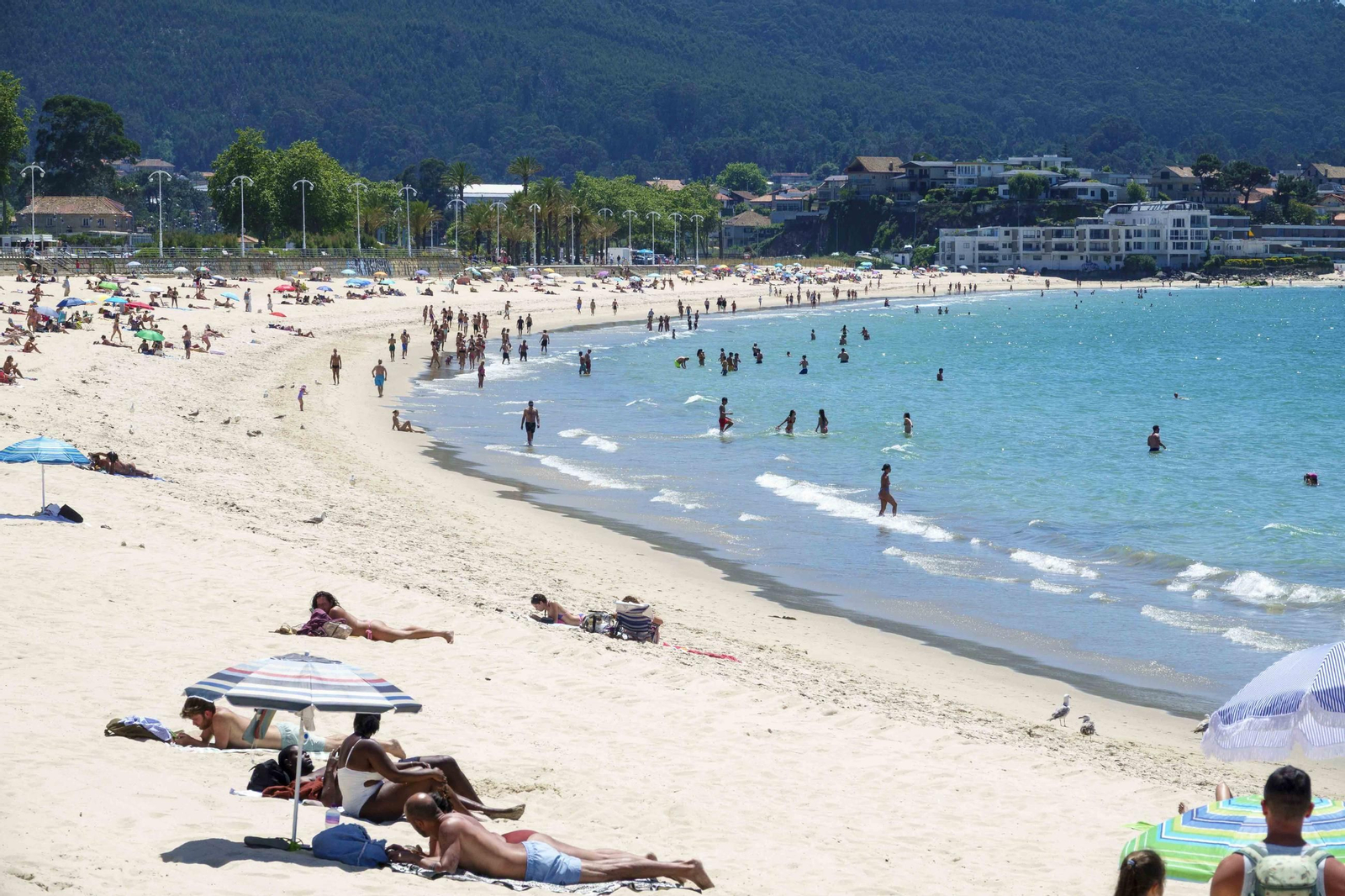 Galería | El calor se apodera de Vigo y llena las playas