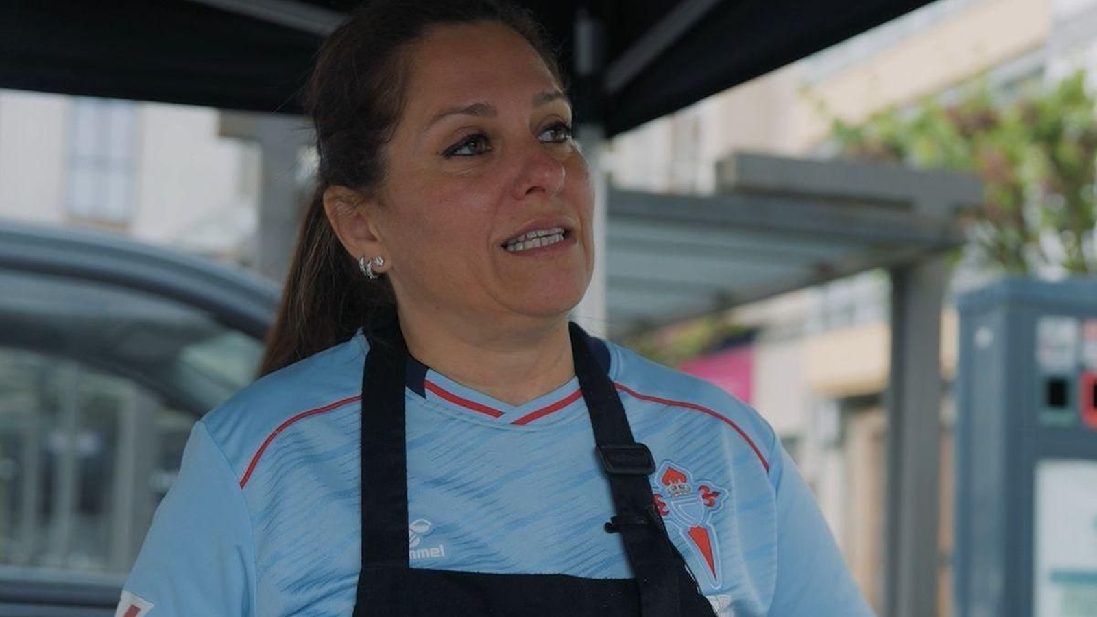Pulpeira de O Carballiño con la camiseta del Celta de Vigo.