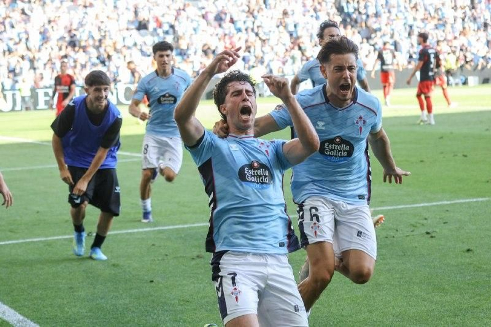 Galería | El Celta Fortuna golea a la Ponferradina y sube a Segunda División