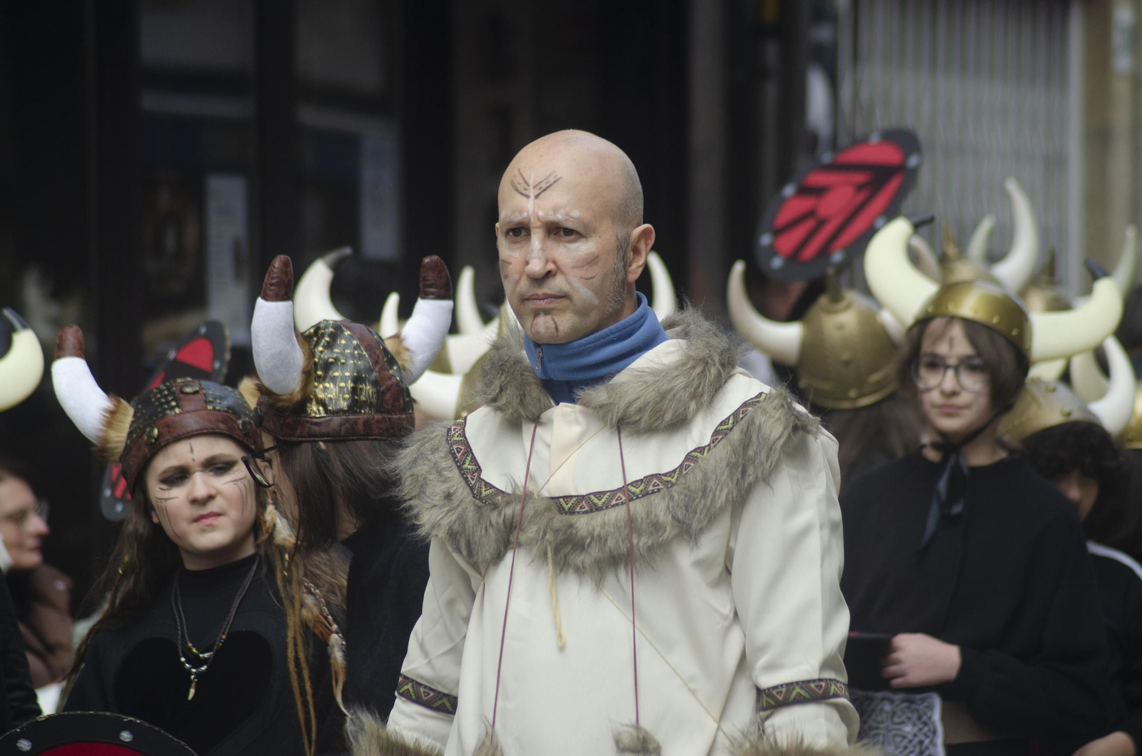 Galería | Las calles de Carballiño se llenan de color con el desfile escolar de Entroido