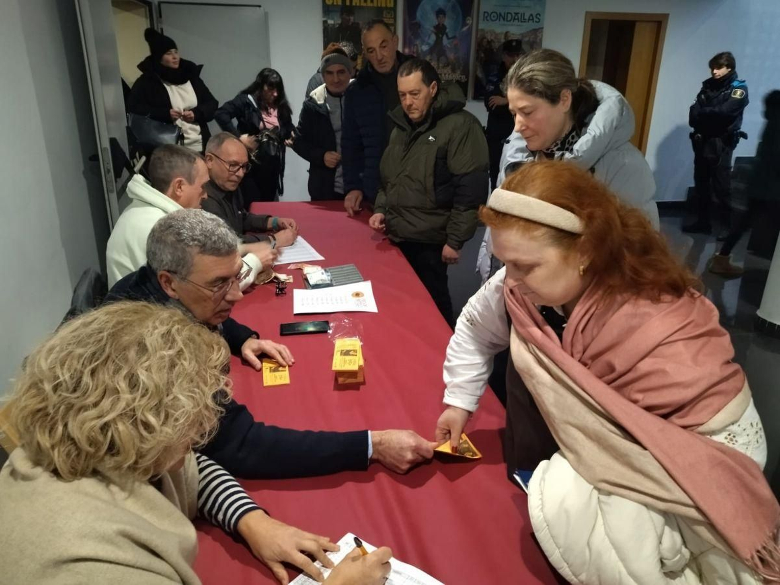 Los primeros en hacerse con las preciadas entradas.