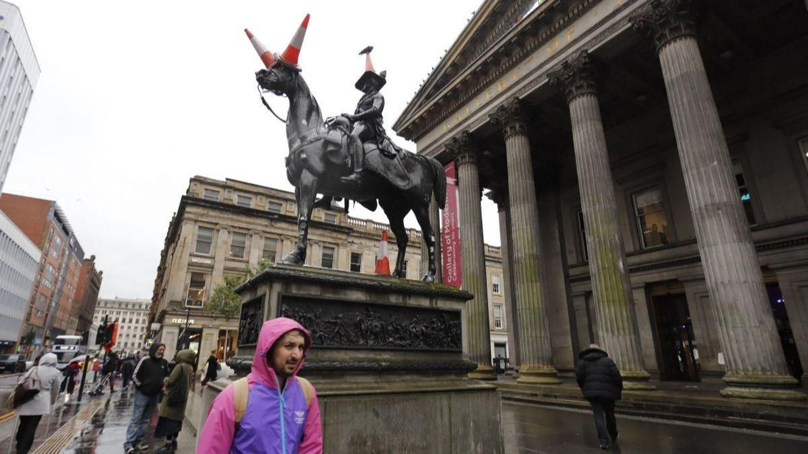 La estatua del duque de Wellington, en el centro de la ciudad, uno de los símbolos de la misma.