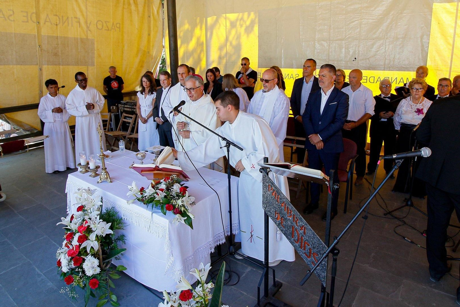 Misa en la romería de San Roque.