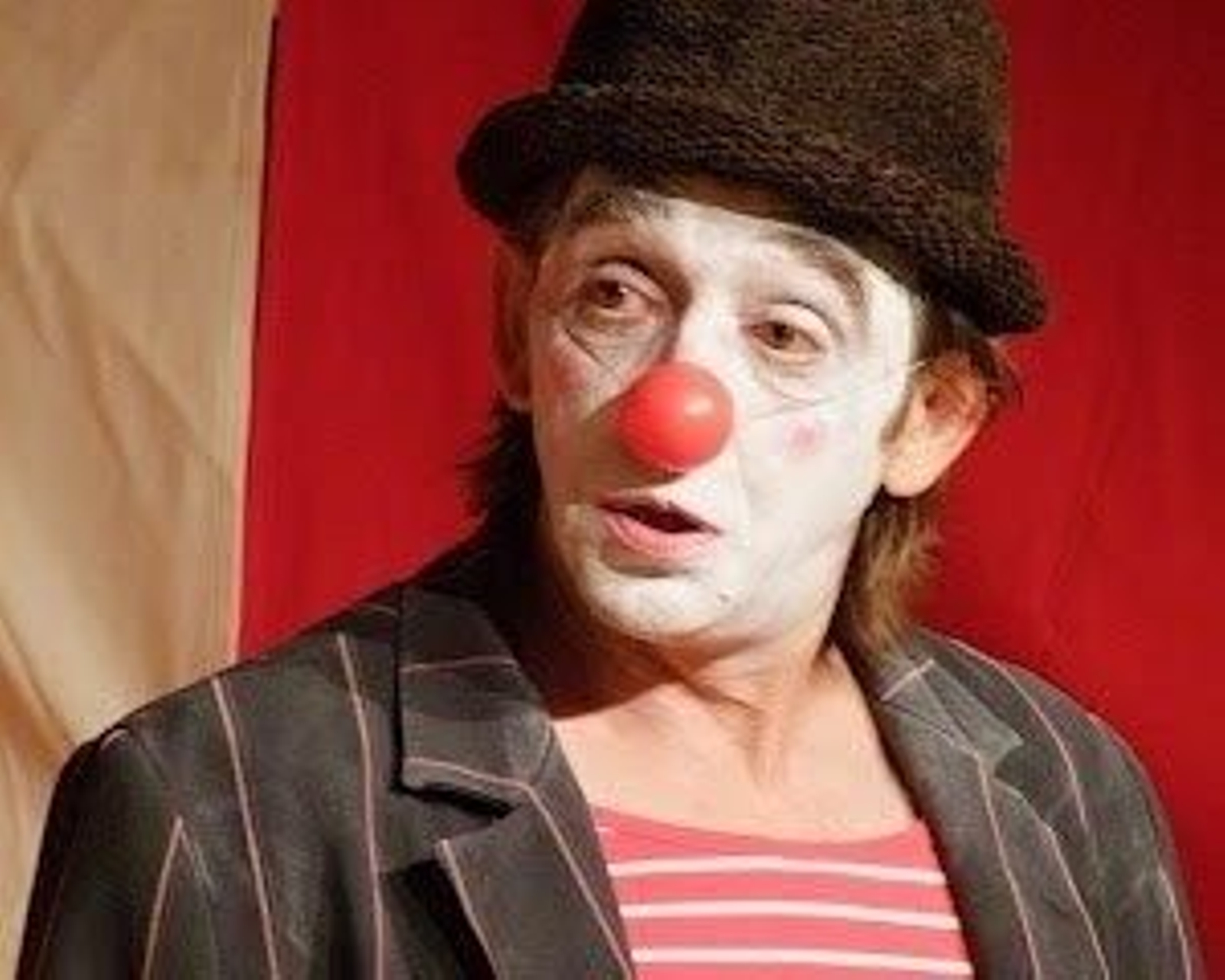 Gabriel Prada, caracterizado.