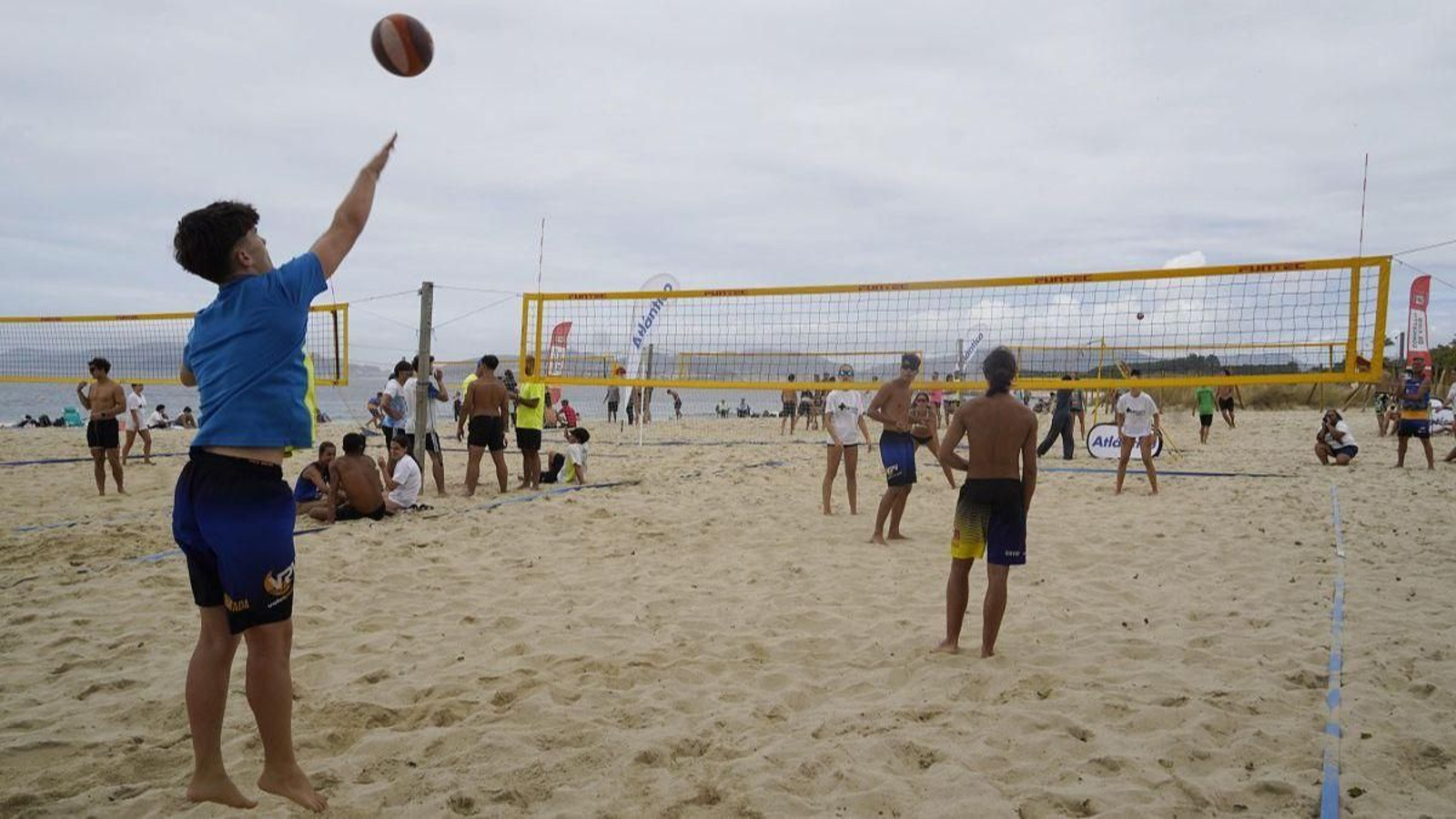 El Torneo de Volei Playa +Deporte Atlántico celebrado el año pasado en Samil, que se repetirá este fin de semana.