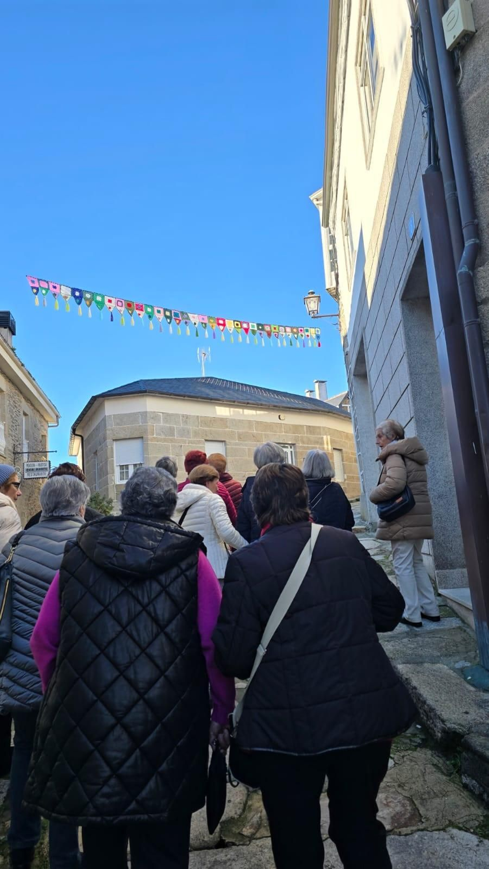 Galería | Castro Caldelas teje la Navidad punto a punto