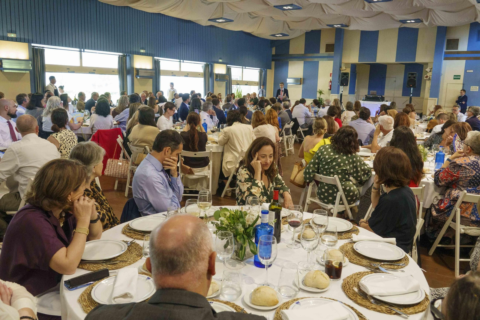 Galería | Emotiva despedida en Vigo al exjuez decano Germán Serrano