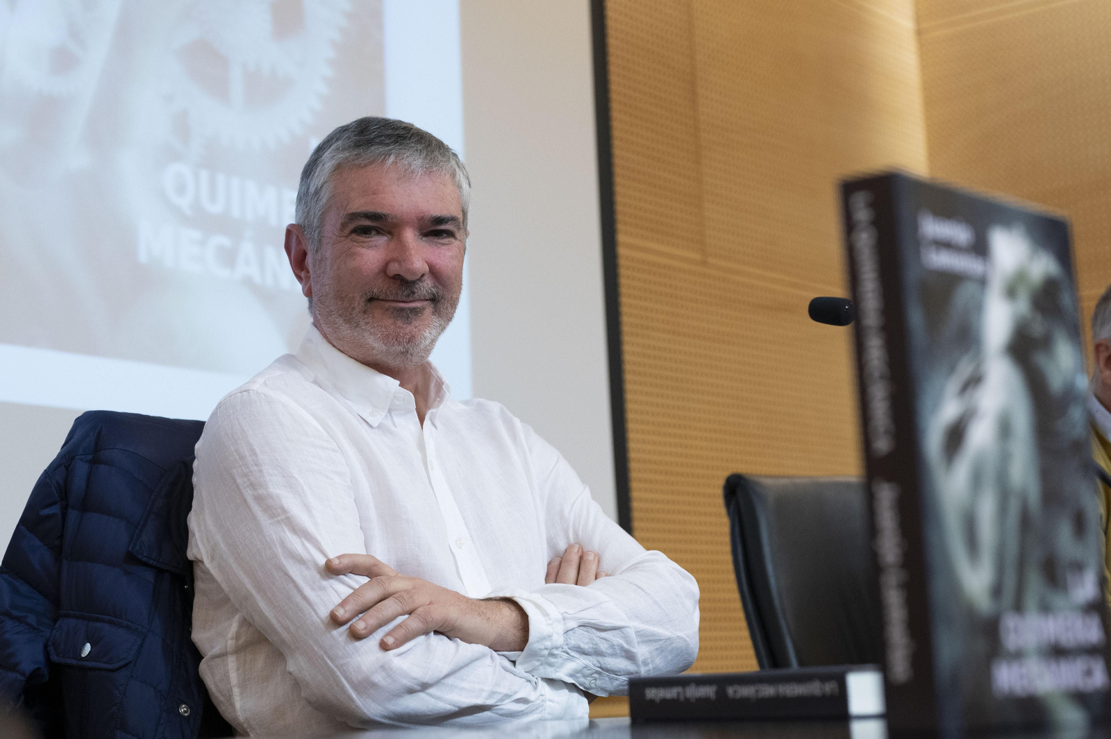 Presentación libro de Juanjo Lamelas en el centro cultural
Fotos Martiño Pinal