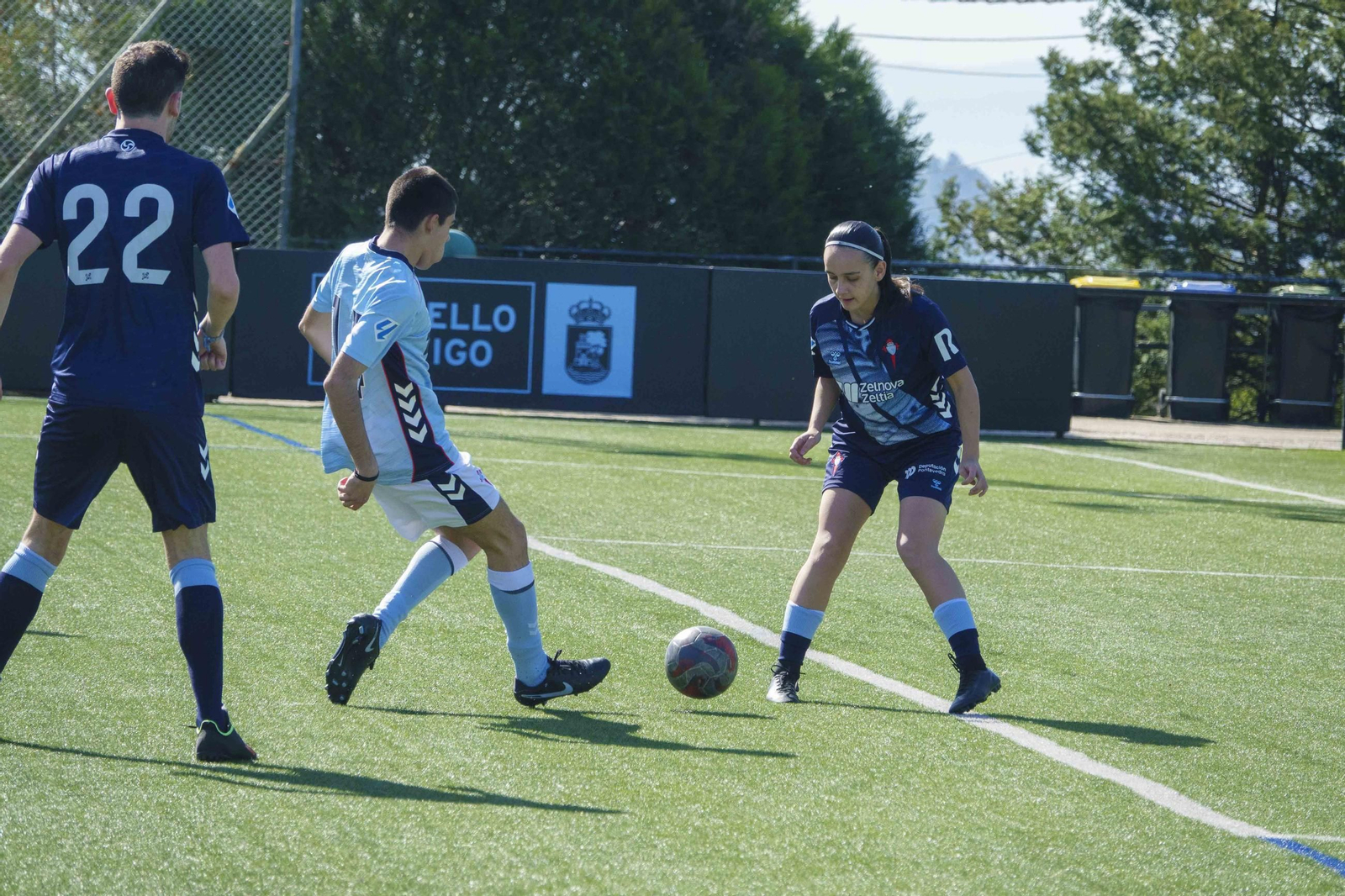 Galería | El fútbol femenino se cita en A Madroa para la II Copa Máis Enerxía