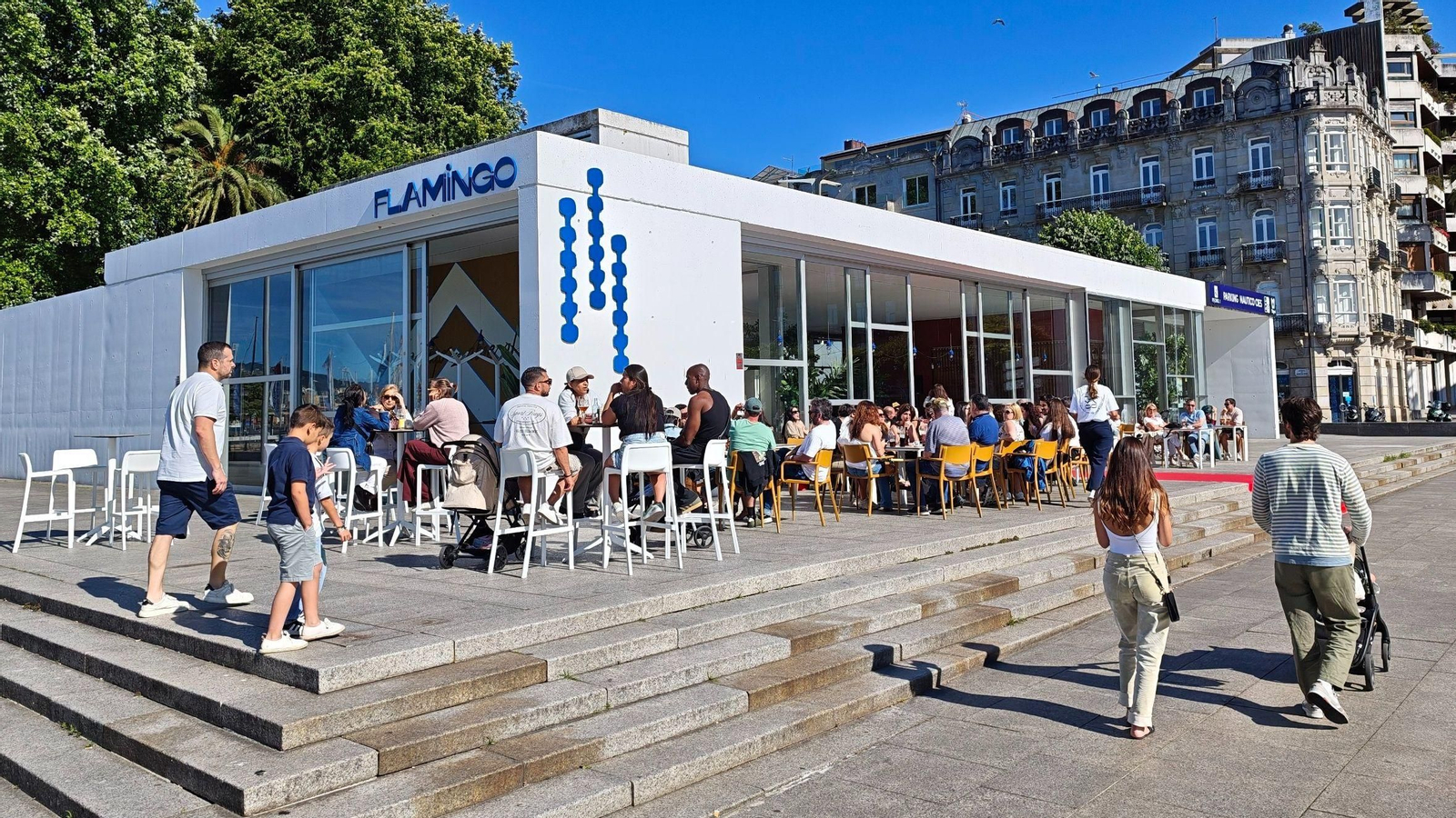 Flamingo, la nueva propuesta hostelera en los jardines de Montero Ríos.