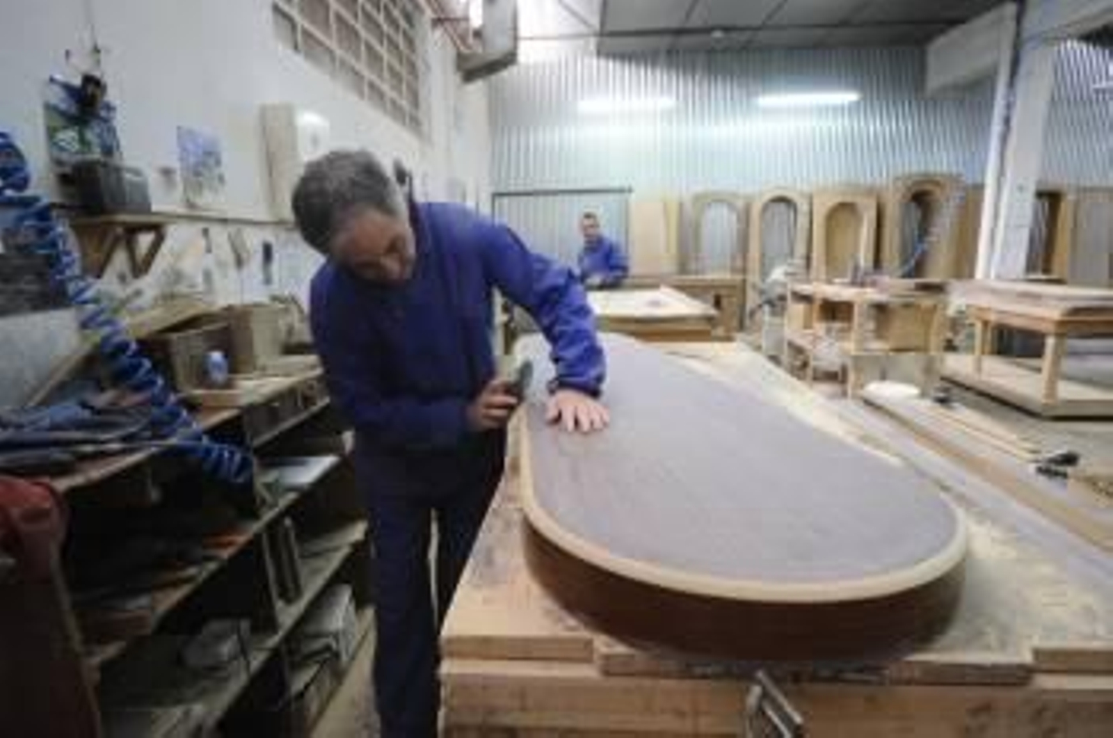 Instalaciones de la fábrica de ataúdes Hijos de Luis Chao Sobrino, en Ribadavia. (Foto: MARTIÑO PINAL)