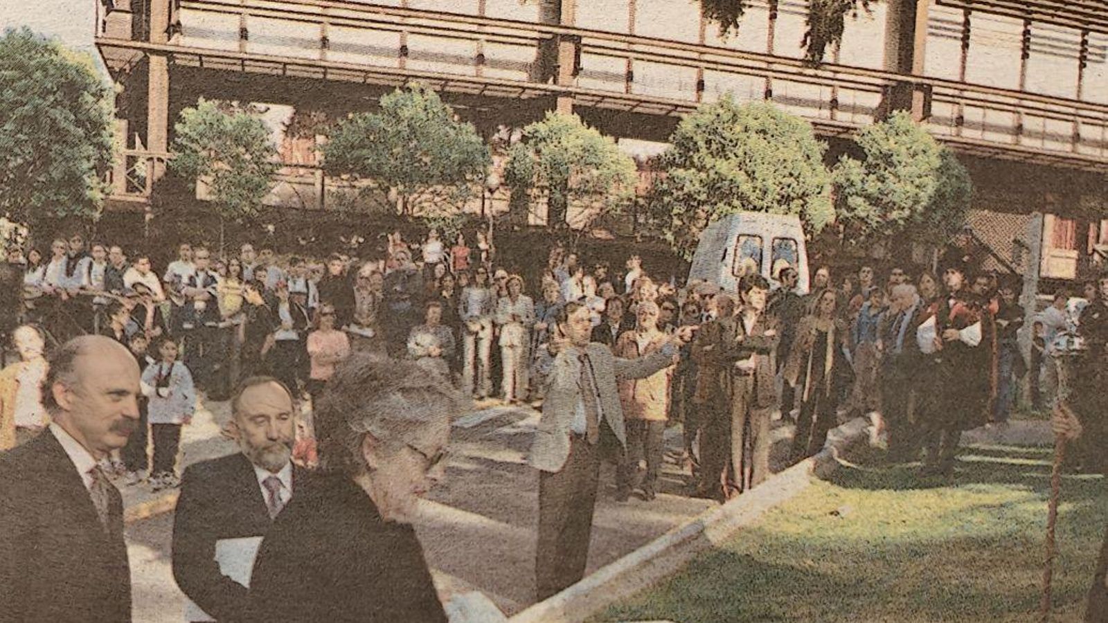 Descubrimiento del monolito dedicado a Antón Martínez Risco en el Campus.