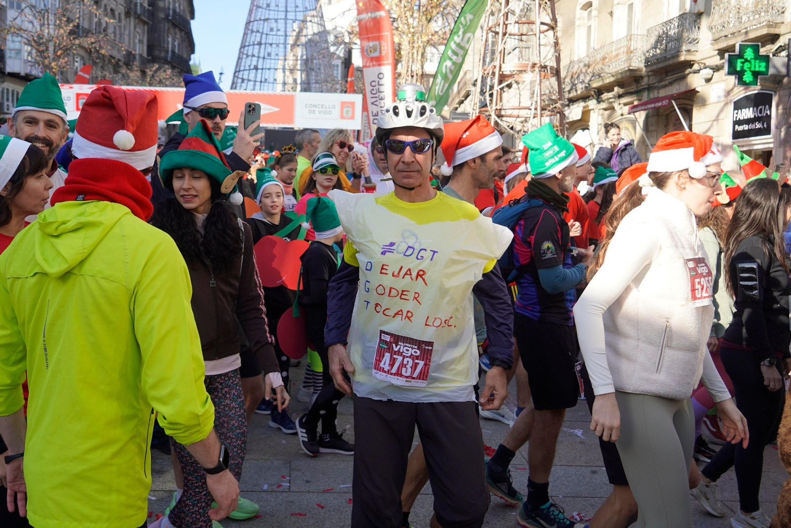 Galería | Disfraces y atletismo en la San Silvestre de Vigo 2025