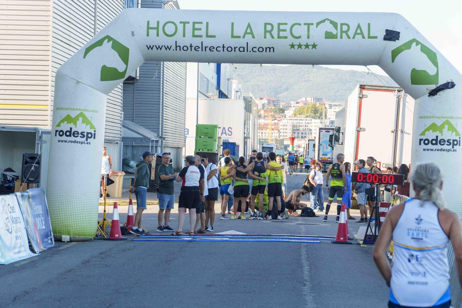 Galería | El puerto pesquero de Vigo acoge hasta cinco carreras organizadas por Carlos Adán
