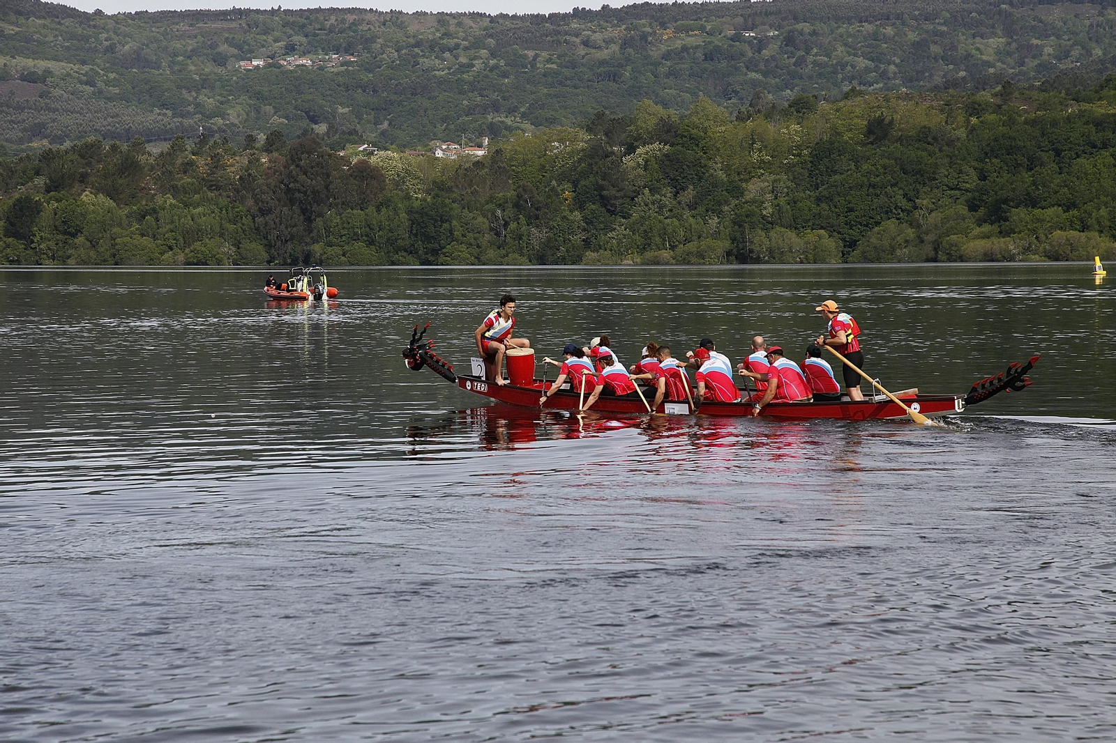 Galería | O Corgo recibe el autonómico de barco dragón