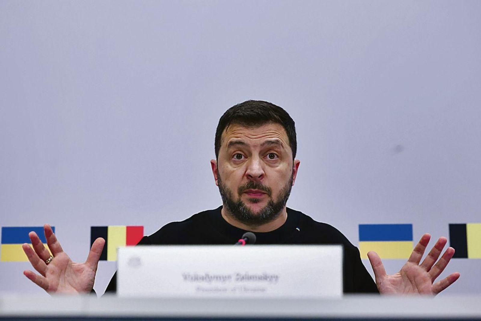 Volodymyr Zelenski, ayer durante su rueda de prensa en Bruselas.