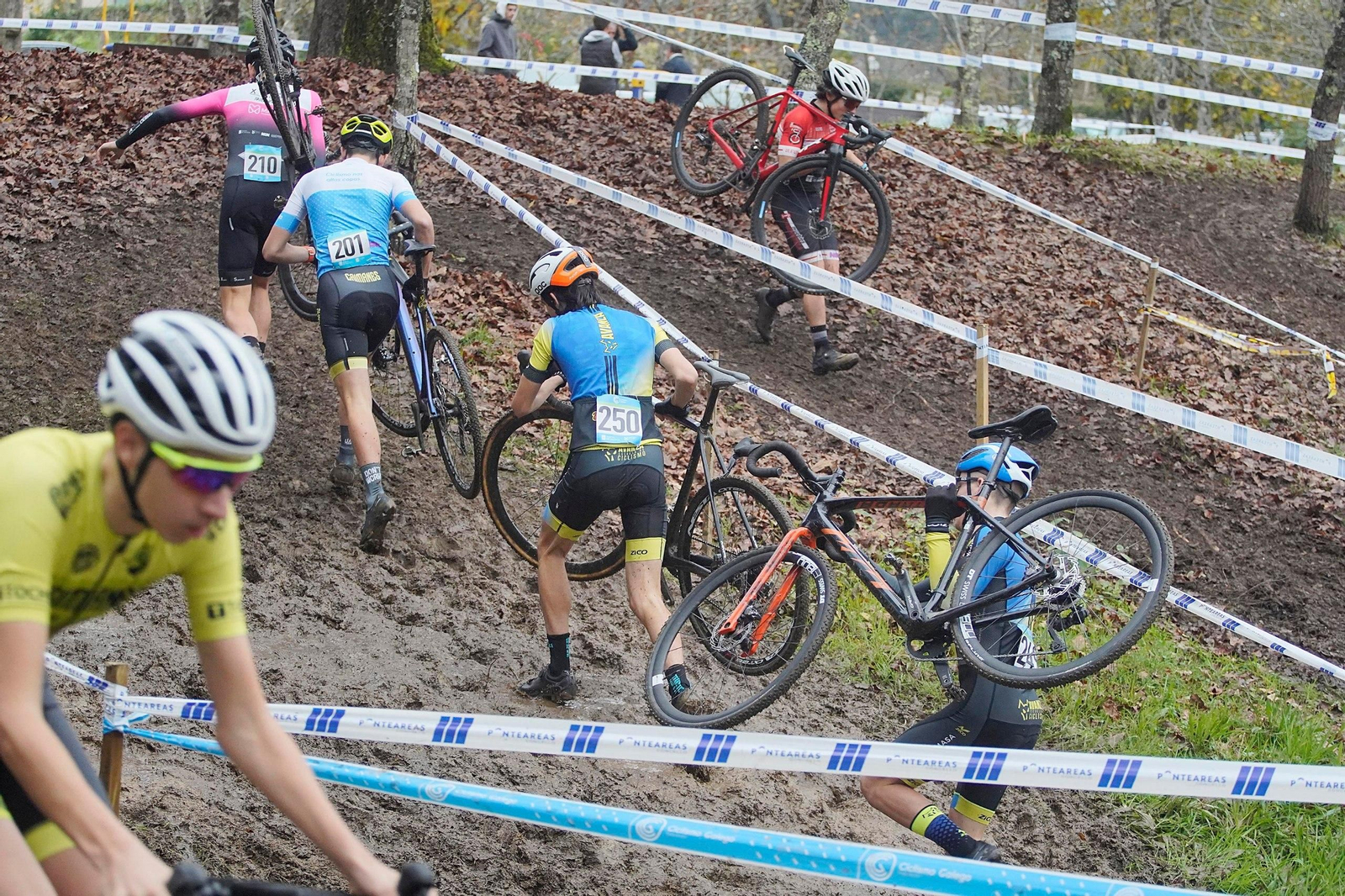 Ciclocross en Ponteareas.