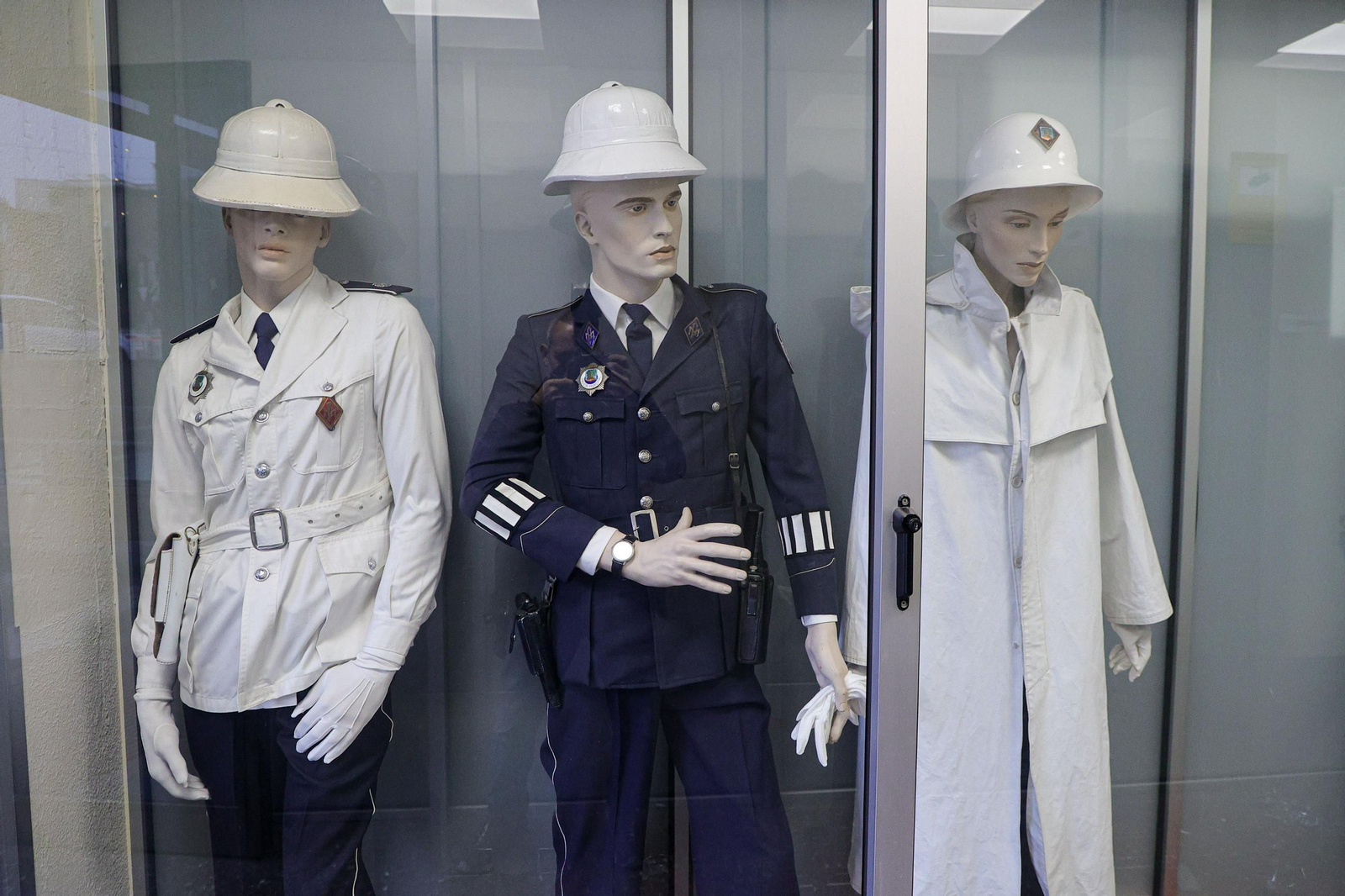 Galería | Niños y mayores descubren el trabajo de la Policía Local de Vigo