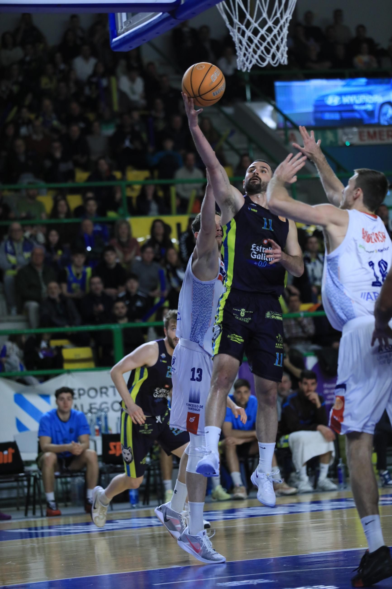 Galería | El Pazo, a reventar para el derbi COB-Obradoiro