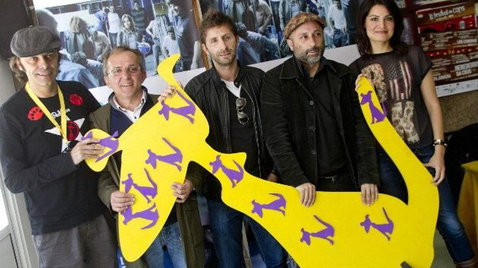 El director del Festival de Cans Alfonso Pato (i), el actor Antonio Duran "Morris" (2i), el productor Farruco Castromán (c), el director Alfonso Zarauza (2i) y la actriz Letidicia Sola, durante la presentación