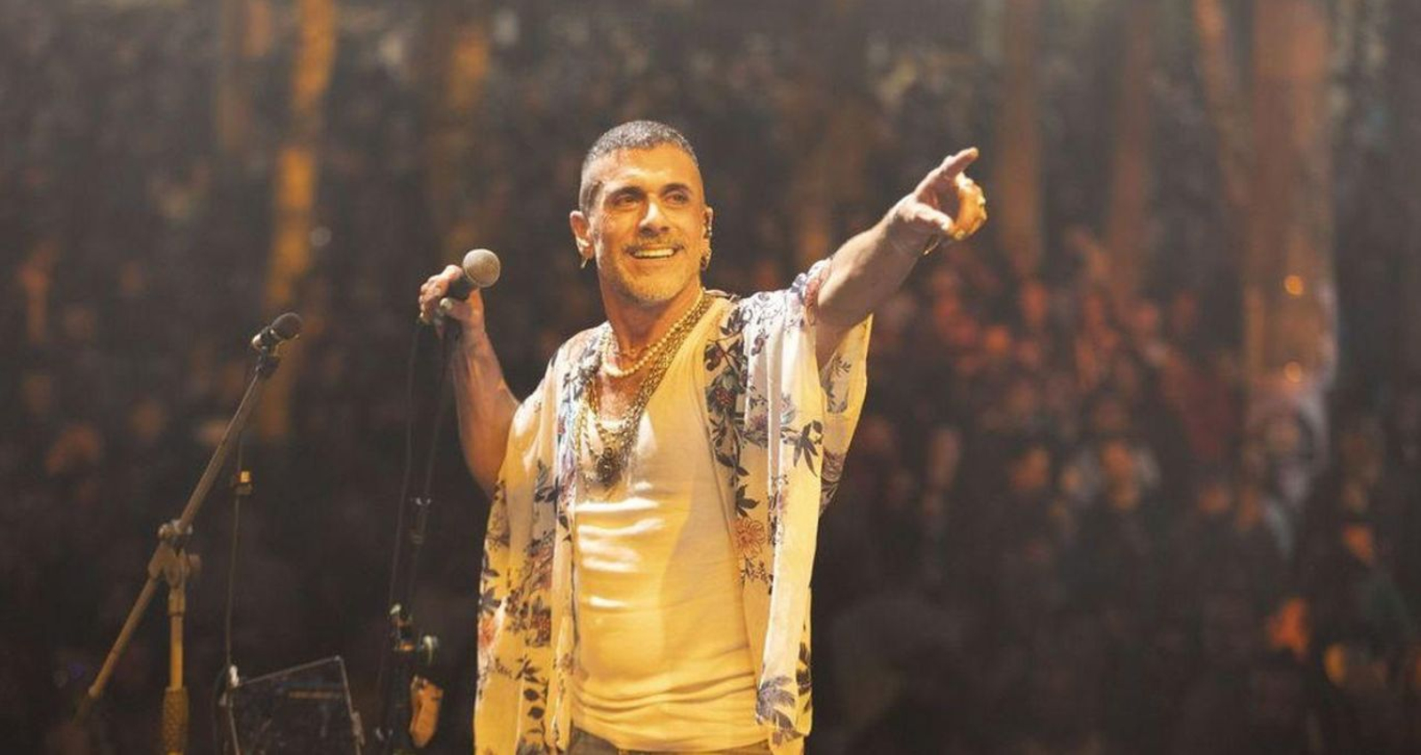 El artista Xisco Feijóo durante una actuación